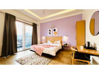 experience-comfort-at-hotels-near-medanta-hospital-gurgaon-small-1