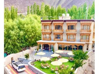 best-luxury-stay-in-leh-ladakh-small-0