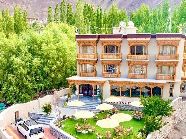 best-luxury-stay-in-leh-ladakh