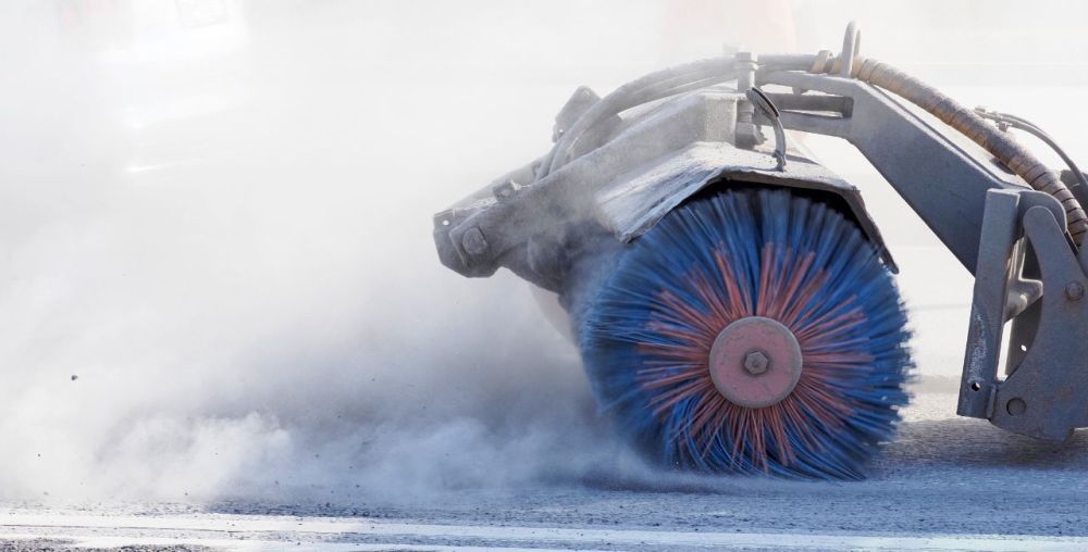 efficient-road-cleaning-machine-for-urban-maintenance-big-0