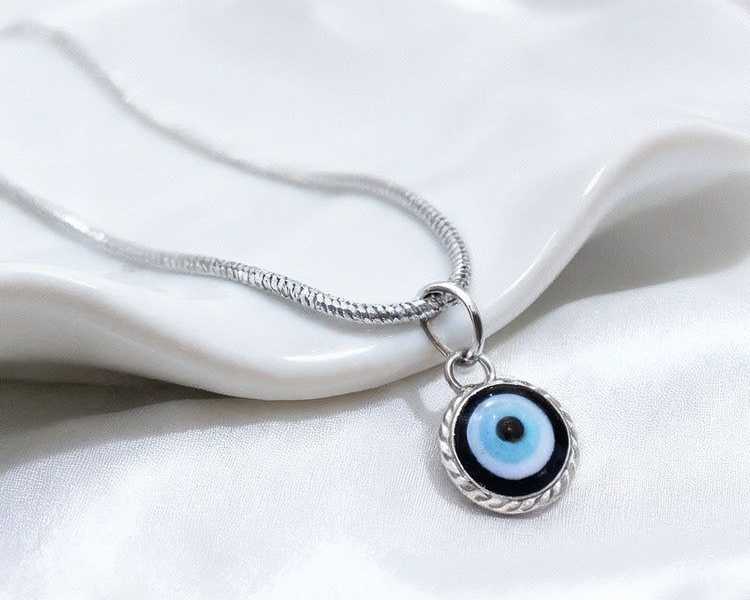 stylish-evil-eye-pendant-for-protection-daily-wear