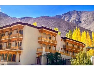 best-hotel-in-leh-ladakh-small-0