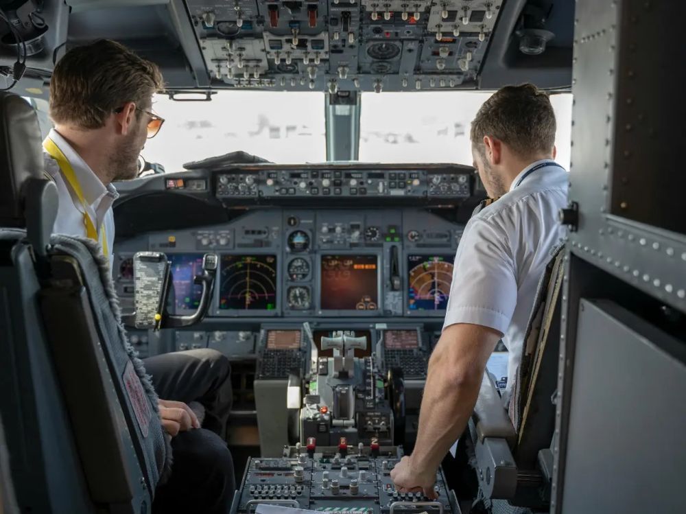 best-dgca-ground-classes-in-ahmedabad-albatross-aviators-big-0