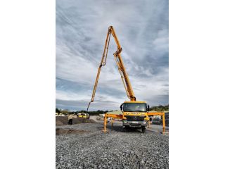 reliable-concrete-pump-on-rent-in-delhi-for-efficient-small-0