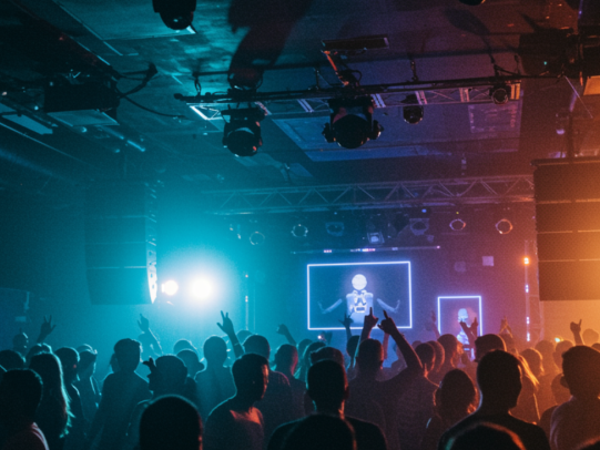 what-is-a-nightclub-sound-system