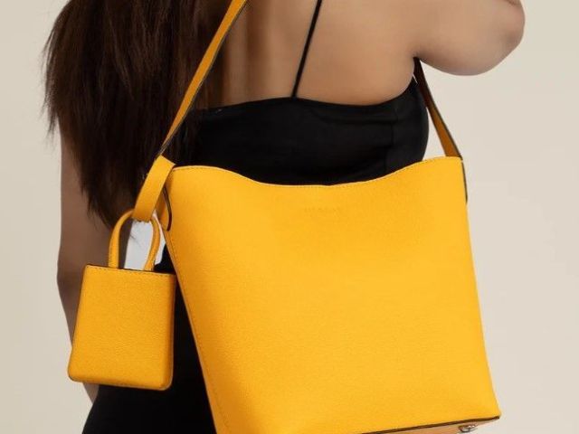 womens-tote-bags-stylish-womens-leather-tote-bag-collection