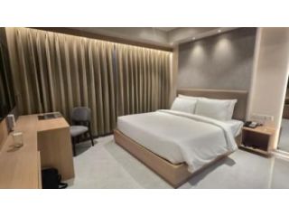 comfortable-safe-couple-friendly-hotels-in-delhi-small-1