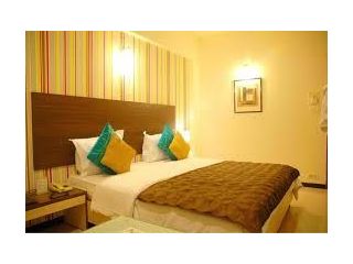 comfortable-safe-couple-friendly-hotels-in-delhi-small-0