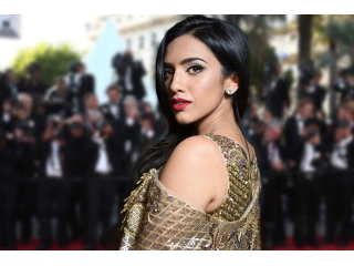 indian-singer-raveena-raveenamusic-official-small-0