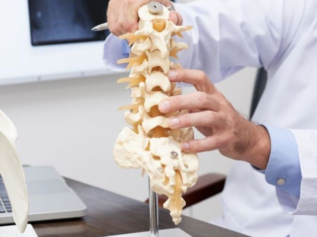 the-best-orthopaedic-doctor-in-indore-visit-v-one-hospital
