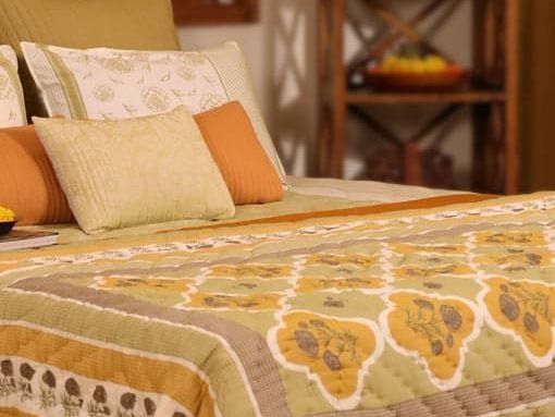 buy-premium-quilt-blanket-online-at-best-price-peepul-tree