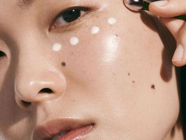 herbal-eye-cream-for-sensitive-under-eye-area