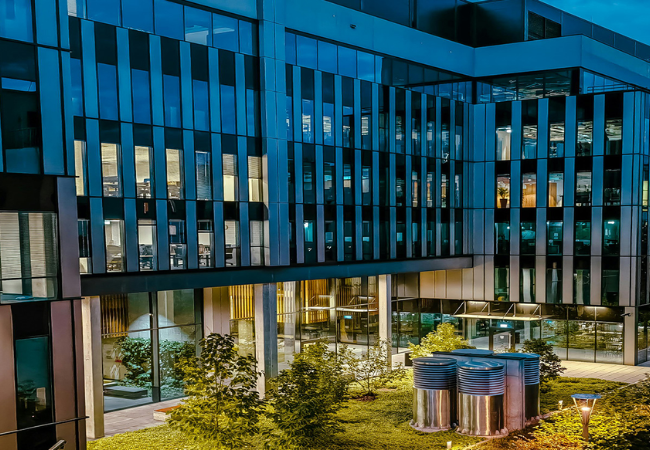 establish-your-headquarters-at-emaar-india-business-centre-big-1