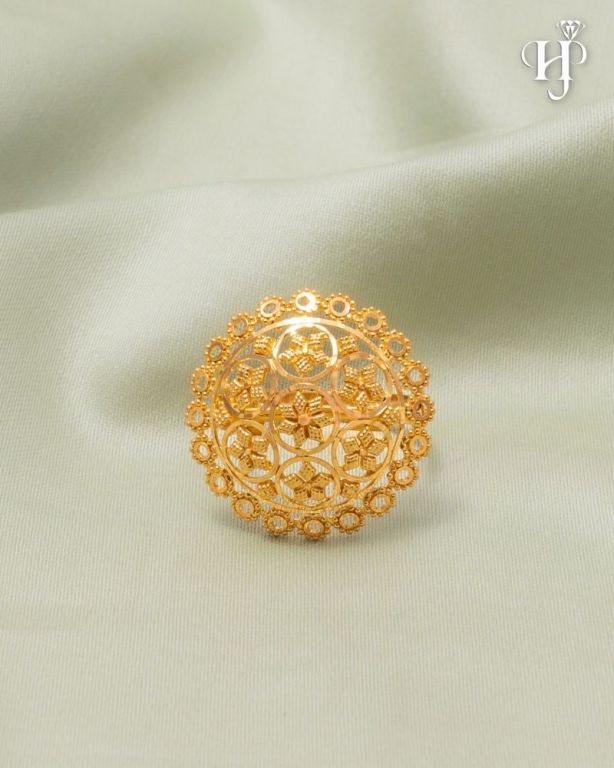 gold-engagement-rings-for-women-big-0