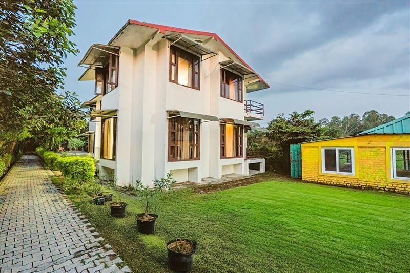 family-resorts-in-jim-corbett-big-0