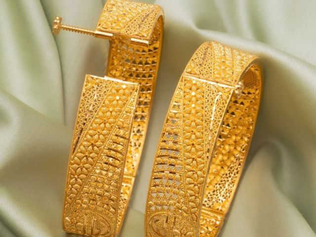gold-bangles-for-women