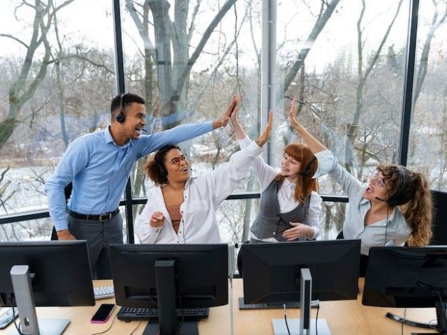 how-to-improve-employee-happiness-at-workplace