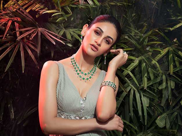 hazoorilal-cocktail-jewellery-sets-in-india-are-made-for-bold