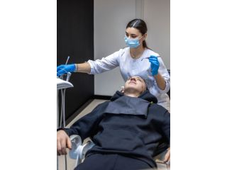 expert-dental-surgeons-in-trivandrum-for-precision-small-0