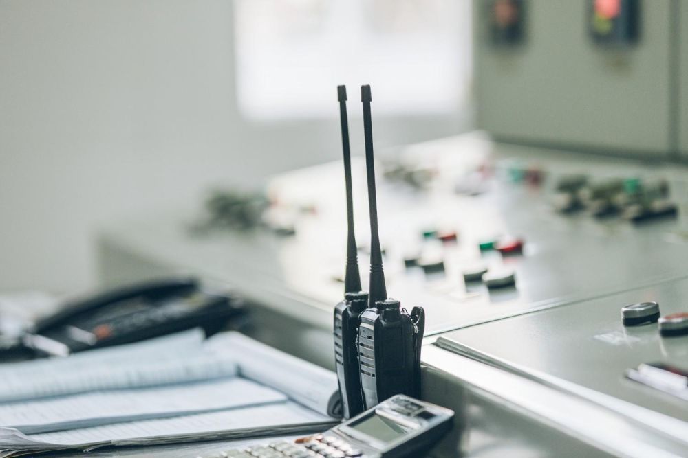 top-digital-walkie-talkie-for-business-industrial-use-big-0