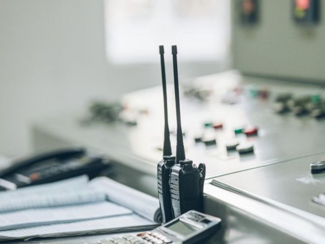 top-digital-walkie-talkie-for-business-industrial-use