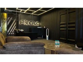 best-fitness-center-near-me-for-weight-loss-strength-training-small-0