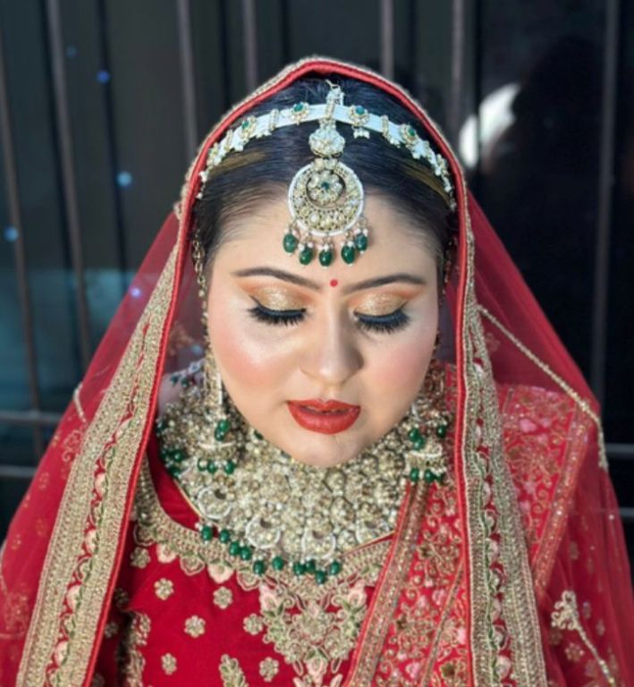 shweta-beauty-studio-bridal-makeup-artist-in-delhi-big-0