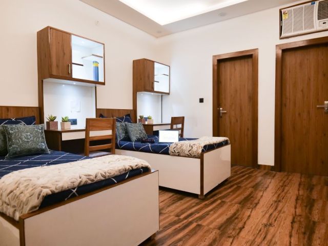 top-pg-near-amity-university-noida-verified-listings-pgnow