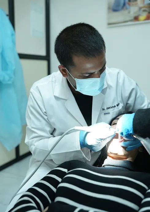 best-dentists-in-derabassi-big-0