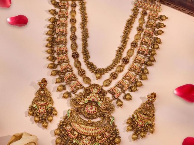 buy-online-gold-jewellery-store-surat-ahmedabad