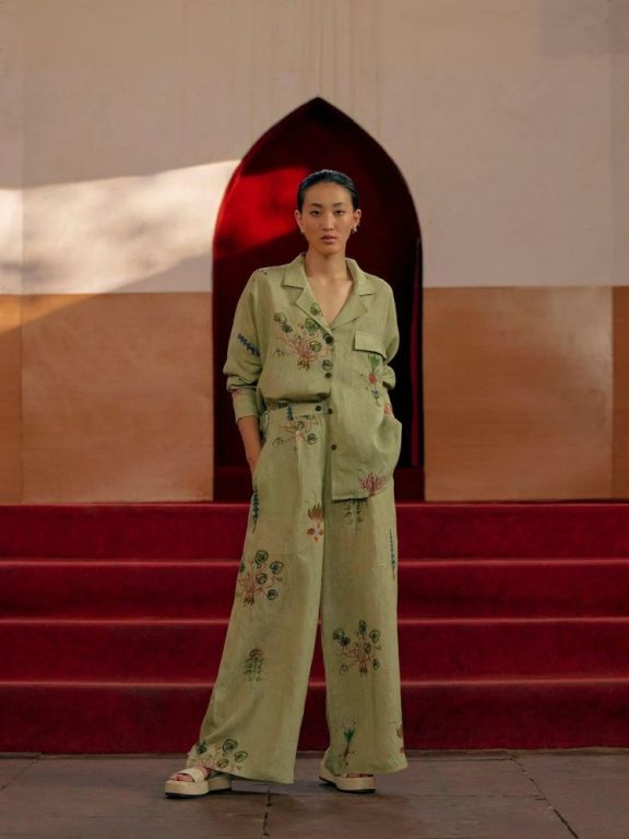 stylish-travel-outfit-collection-big-1