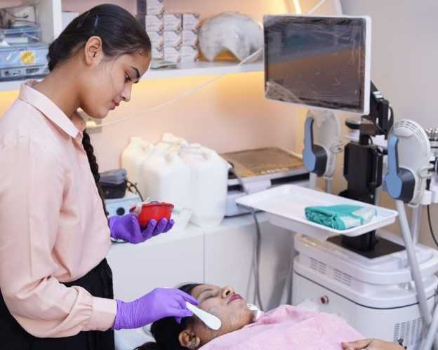 glow-naturally-with-laser-face-toning-in-ashok-vihar