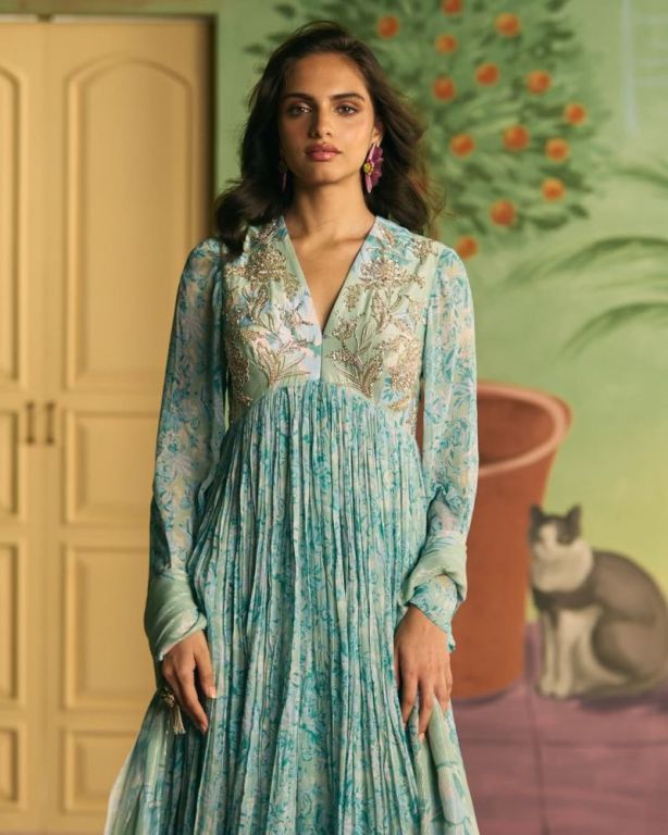 elegant-rakhi-outfits-for-women-festive-collection-big-2