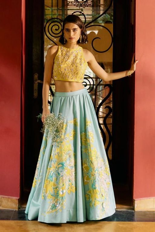 bridesmaid-lehengas-elegant-designer-collection-big-0