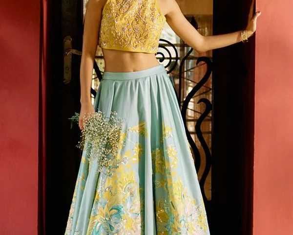 bridesmaid-lehengas-elegant-designer-collection