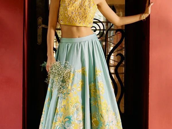 bridesmaid-lehengas-elegant-designer-collection