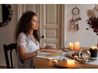 talk-to-best-astrologer-in-india-online-anytime-247-small-0