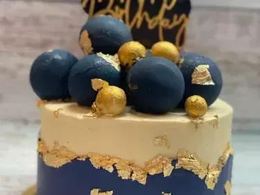 exclusive-customized-cake-in-noida-fresh-designer-cakes