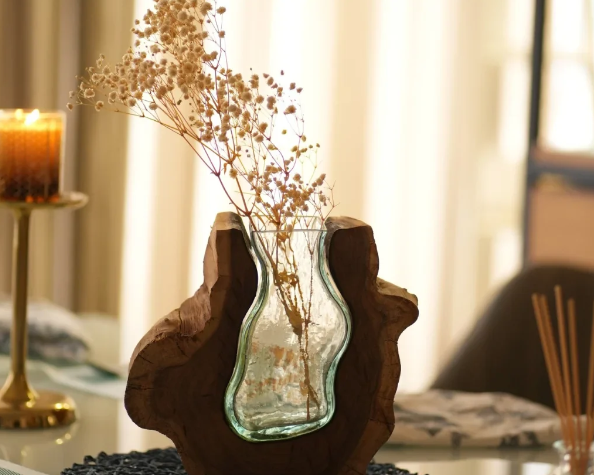 curved-glass-roots-table-vase-decor-that-feels-like-sculpture