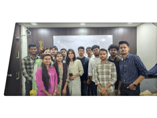start-your-career-with-digital-marketing-institute-in-east-delhi-small-1