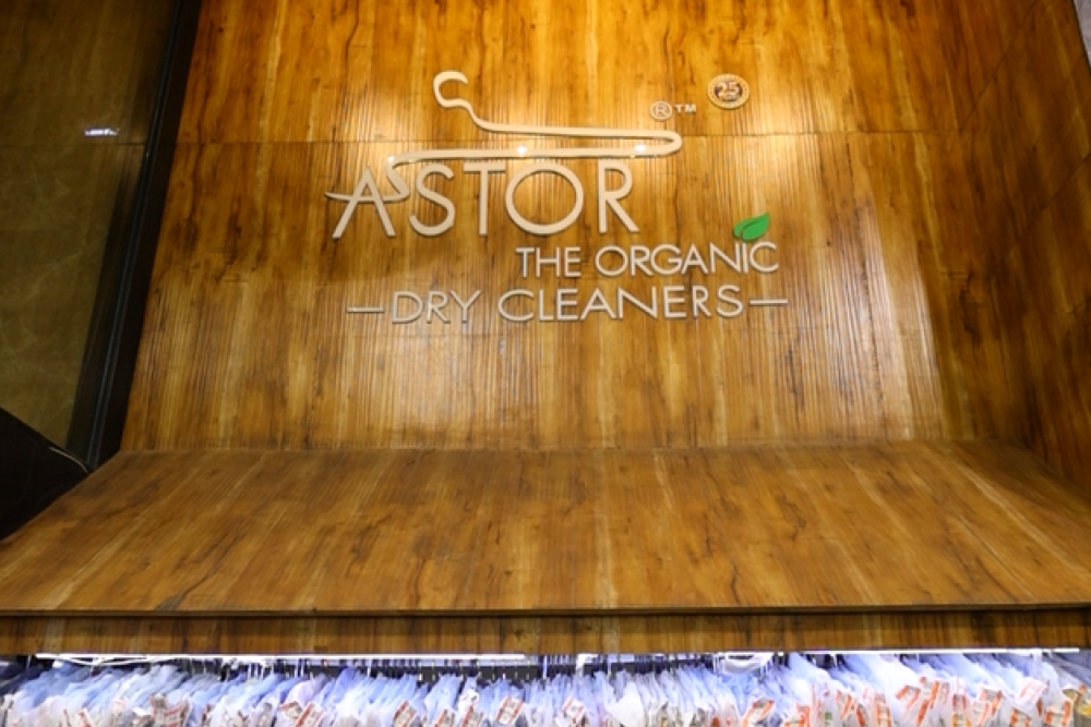 astor-the-organic-drycleaners-big-0