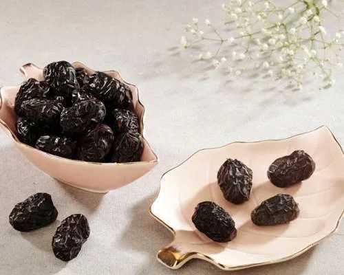 buy-ajwa-small-dates-rich-in-taste-and-nutrition