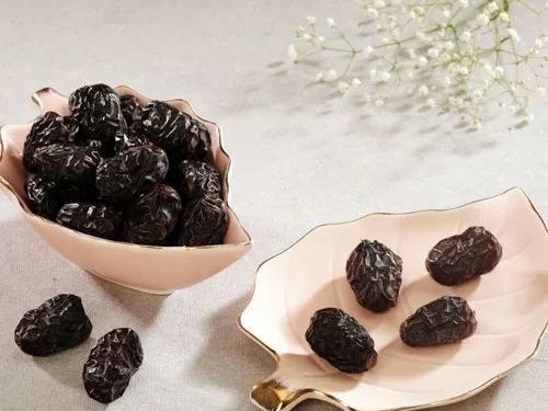 buy-ajwa-small-dates-rich-in-taste-and-nutrition