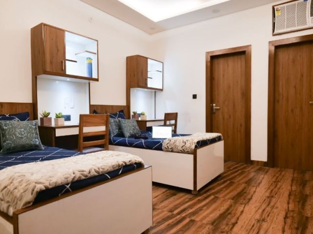 pg-for-girls-near-amity-university-noida-trusted-pgnow