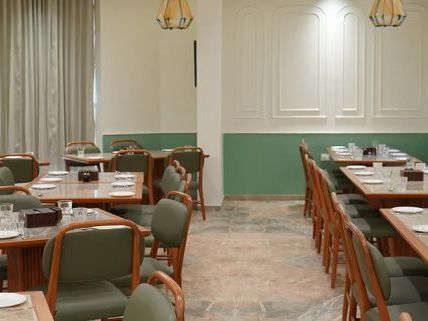 bhavani-hotel-best-restaurant-in-dahod-for-family-dining