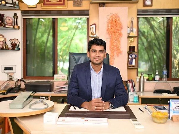 dr-aditya-m-gupta-best-urologist-in-ahmedabad