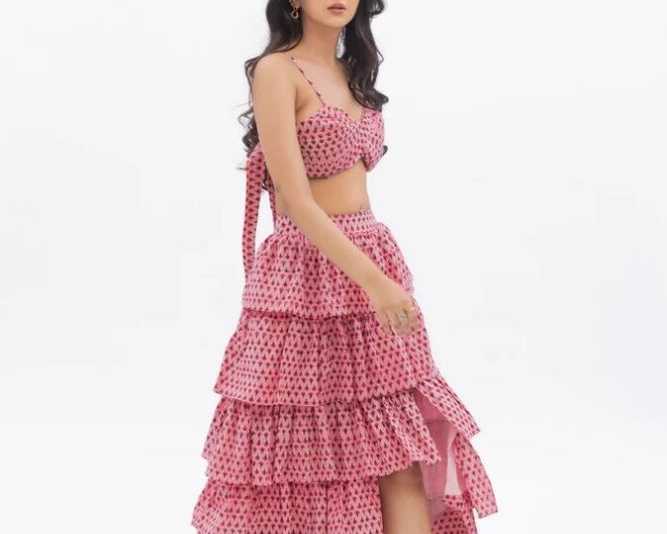 travel-dresses-for-women-stylish-comfortable-by-anasi