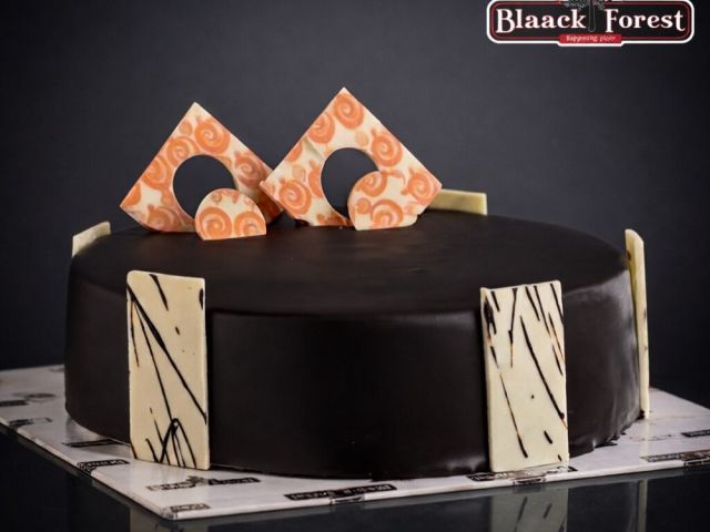 fresh-and-customized-birthday-cakes-in-tirunelveli