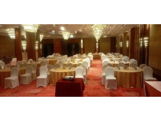 premium-wedding-hall-reception-venue-in-omr-chennai-small-2