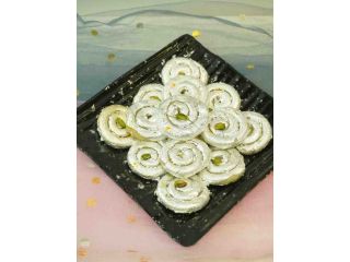 best-sweet-shop-in-uttam-nagar-for-fresh-kaju-katli-small-0